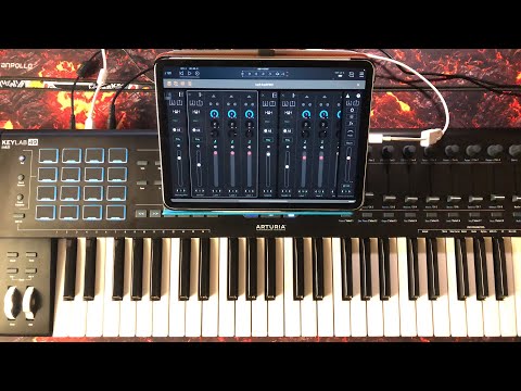 LayR - Multi Timbral Synthesizer - Let’s Play - Live iPad Demo
