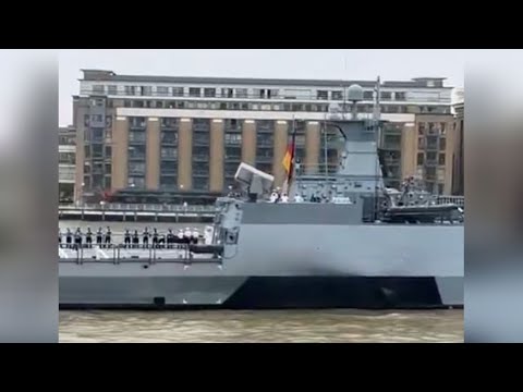 German warship amuses with "Darth Vader" melody