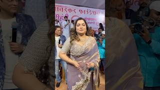 Download lagu Aamrapali Dubey looks damn gorgeous in her saree look 👀🔥#buzzzookascrolls #aamrapalidubey mp3 Download lagu Aamrapali Dubey looks damn gorgeous in her saree look 👀🔥#buzzzookascrolls #aamrapalidubey mp3