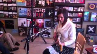 Liz Janes @ Luna Music