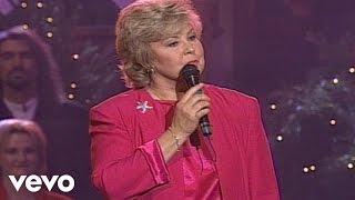 Gloria Gaither - There's Something About That Name [Live]