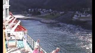 preview picture of video 'Cruising Sognefjorden , Norway on MV Discovery'