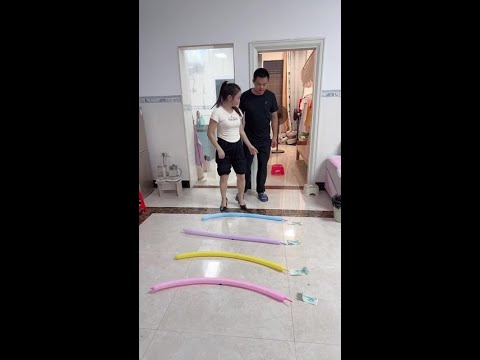 跳过气球就能拿奖金？本以为是送钱福利，看到最后我手心都出汗了！#搞笑 #日常 #搞笑视频