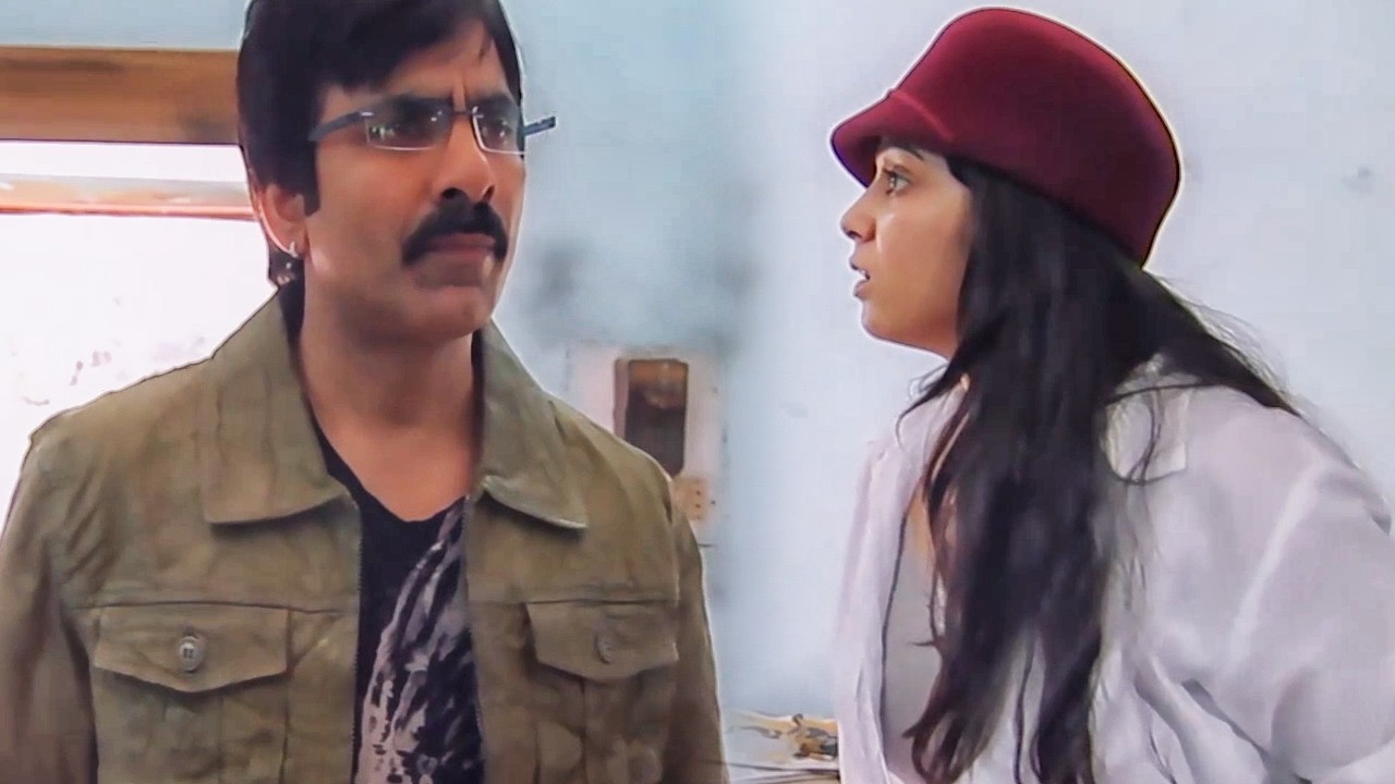 चार्मी कौर को बहुत भूख लगी है | Apradhi Kaun फिल्म का सीन | Ravi Teja & Ch