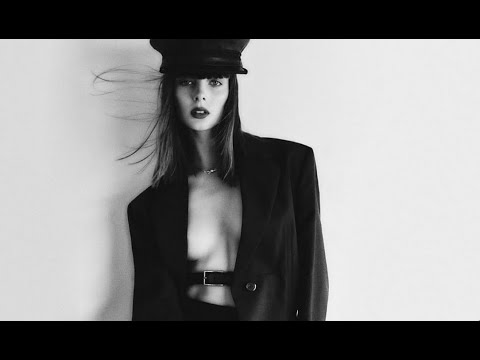 AYLAH PETERSON Best Model Moments FW 2022 - Fashion Channel