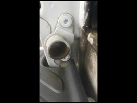 nissan frontier 2005 tailgate hinge repair
