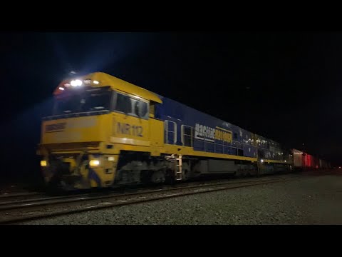 4MA5 Pacific National intermodal with twin NR’s NR112 and NR50 at Gheringhap loop at night 28/5/2025