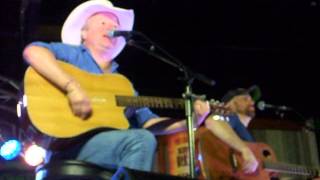 Beer, Bait &amp; Ammo - Mark Chesnutt (LIVE)