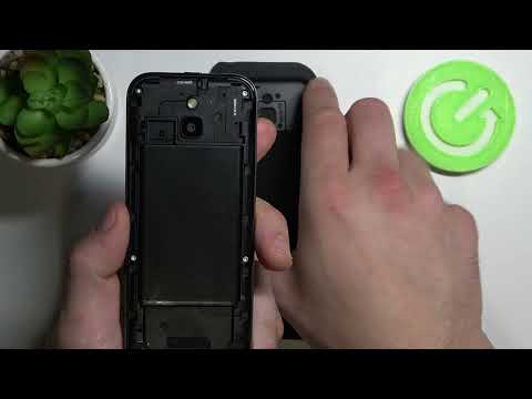 Does NOKIA 8000 4G Have SD Card slot?