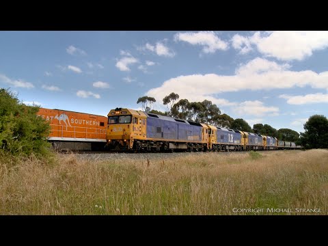 7736V Grain Train Crosses Great Southern Passenger Train (22/12/2021) - PoathTV Australian Railways