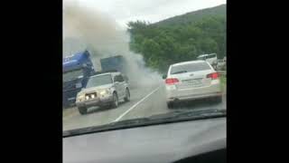 DEITA.RU Большегруз горит на трассе в Приморье