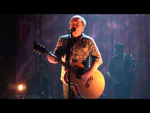 Kurt Nilsen - Here she comes (live in Skien).MP4