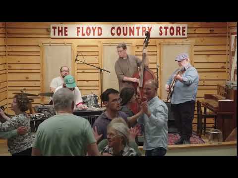 Silas Hamilton & Redd Volkaert - Before She Made Me Crawl