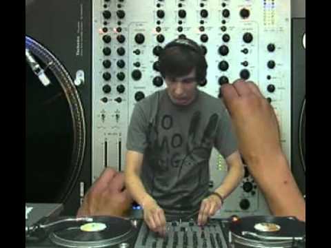 237 Showcase: Lega @ RTS.FM - 21.08.2009