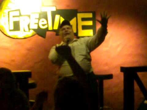 Pesistuomari Ryynänen karaokessa