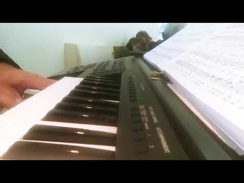 KH139 191124 Ó URAM NEM VAGYOK ÉN MÉLTÓ HOGY HÁZAMBA KÖLTÖZNI LÉGY JÓ 0942