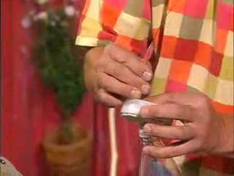 Bengt Alsterlind gör en ubåt i Sommar-Hajk