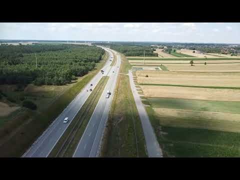 Widokowy przelot dronem nad trasą S8 od DK 480, Sieradz-Burzenin do węzła Sieradz-Południe.