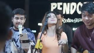 Download lagu FADIL JAIDI LIVE PENDOPO LAWAS || CUEK - RIZKY FEBIAN mp3