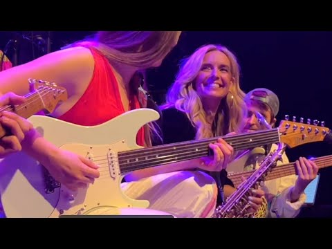 Funky Times feat. Candy Dulfer & Philip Lassiter: Funky Duck Walk Mashup "Narcotic" by Liquido