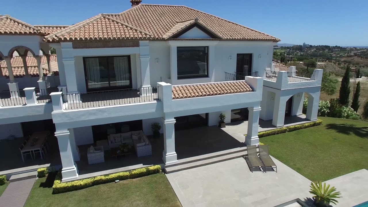 Magnifique et spacieuse villa avec vue sur la mer incomparable à vendre à Los Flamingos Golf Benahavis