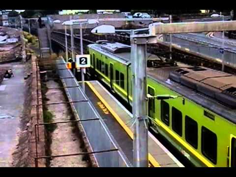 IE Class 8520 Dart departing Blackrock