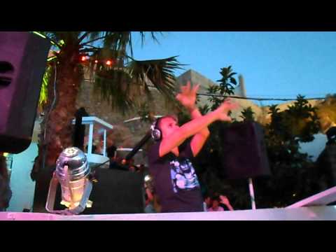 ARMIN VAN BUUREN @Paradise Club,Mykonos (1-8-2012) Track: Paul Oakenfold - Full Moon Party