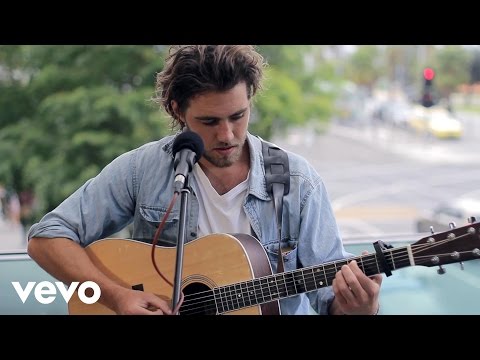 Matt Corby - Brother (BalconyTV)