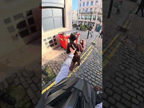 Pickpocket says: this bag is not mine.