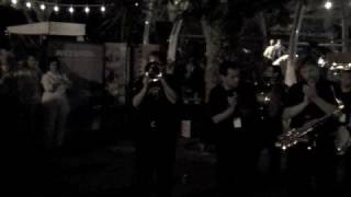 mama digdown brassband : Big fat woman