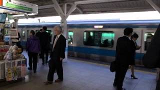 Walking Through Tokyo Station and Boarding Yamanote Line 120424