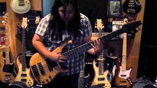 Video thumbnail for Paola Moreira probando un Modulus Quantum 6 by Luis Fabara