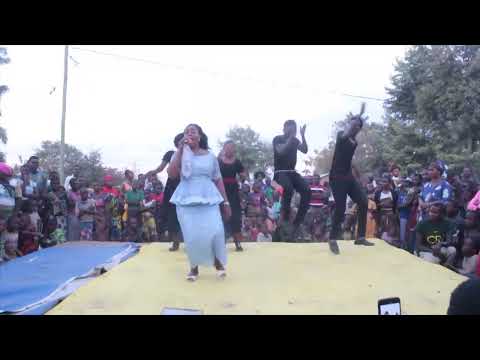 madam Martha aliwasha vijijini kilida Kona mpanda kwenye uzinduzi wa Joshua salagand