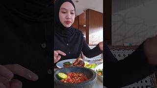 Download lagu Sambal Dadak Sunda Memang Se Enak itu #mangkabayan #kulinercibubur #makanansunda #sambaldadak mp3