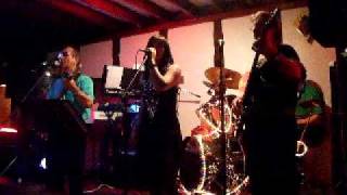 Don&#39;t let the Sun Catch You Crying.AVI