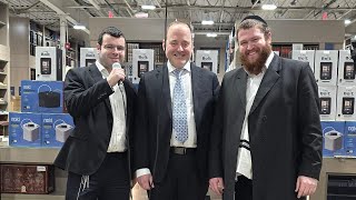 Judaica Plaza is buzzing with action in preparation for Naki's event today from 12:30 - 4:30!