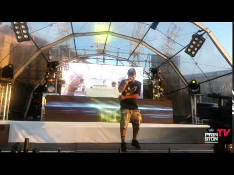 Prinston performs Lookin At Me at PopBottles