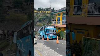 Download lagu bagaikan langit, disore hari. berwarna biru sebiru hatiku.. menanti kabar yang aku tunggu.. mp3