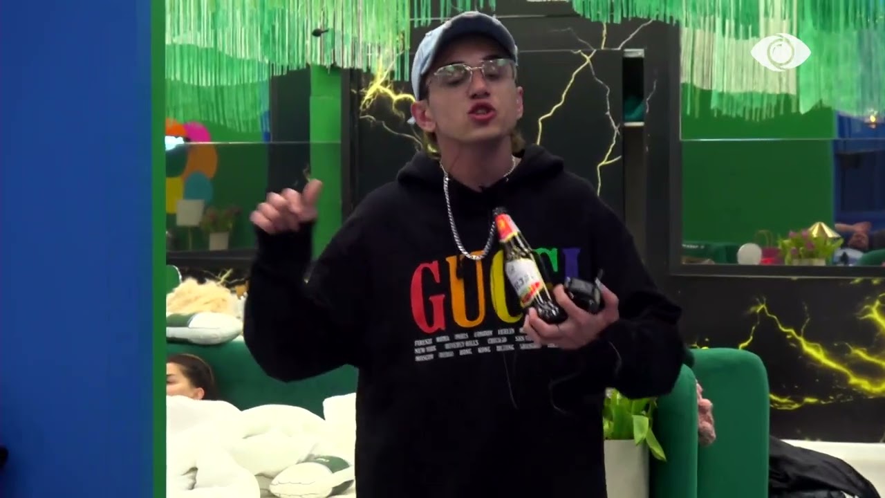 Nuk po të mbron grupi/ Vserlo debaton me Loredanën: U ndjeve…