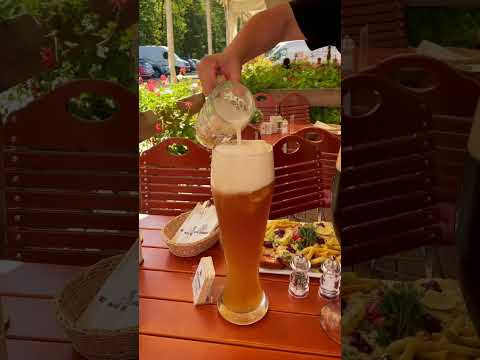 American orders Biggest Beer in Ramstein Germany: 3L "Big Emma" Beer