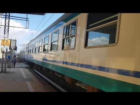 Treno Regionale+Locomotore E464.216 Regionale 22705 Melito di Porto Salvo-Rosarno