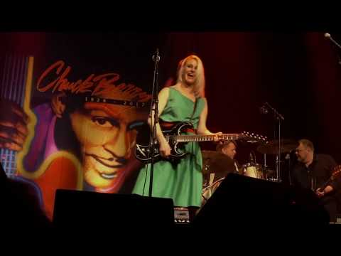 Run Run Rudolph (Chuck Berry Tribute m. Michelle Birkballe)