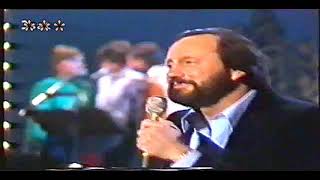 Ray Stevens  --Sunday Morning Coming Down (LIVE)