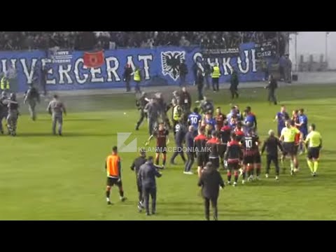 Incident në fushë, ndërpritet ndeshja Shkupi - Shkëndija