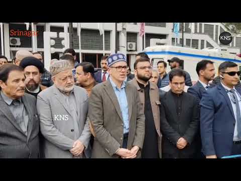 CM J&K #OmarAbdullah calls for #peace, #communal harmony after meeting civil society groups in Srinagar.