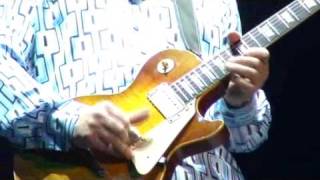 Mark Knopfler Hill Farmer Blues, Paris 2008 great guitar solo