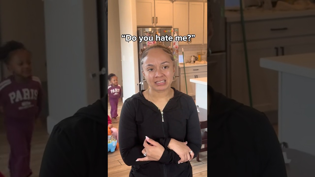 You didn't answer the question tho🌚😭 #funny #couple #relationship