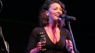 Mara Barros Si la luna cae Sala Galileo 10 02 2017