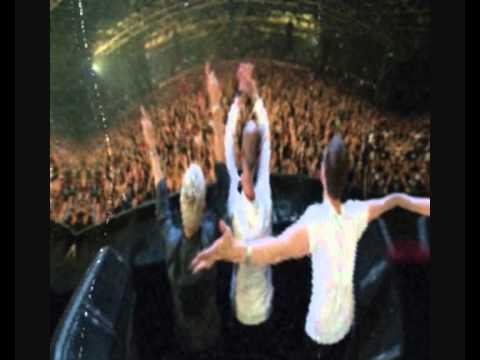 Dash Berlin vs Above & Beyond - Waiting for the Sun & Moon (Ari Kyle Mashup)