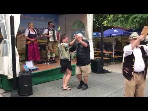 Vatertag 2017, Das Duo "Andrea und Michael" am Orleansplatz, München